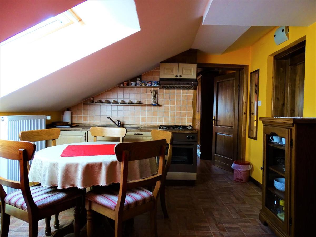 Apartmaji Pr-Gujlu Sela Nad Podmelcem 5220 Tolmin Podmelec Exterior foto