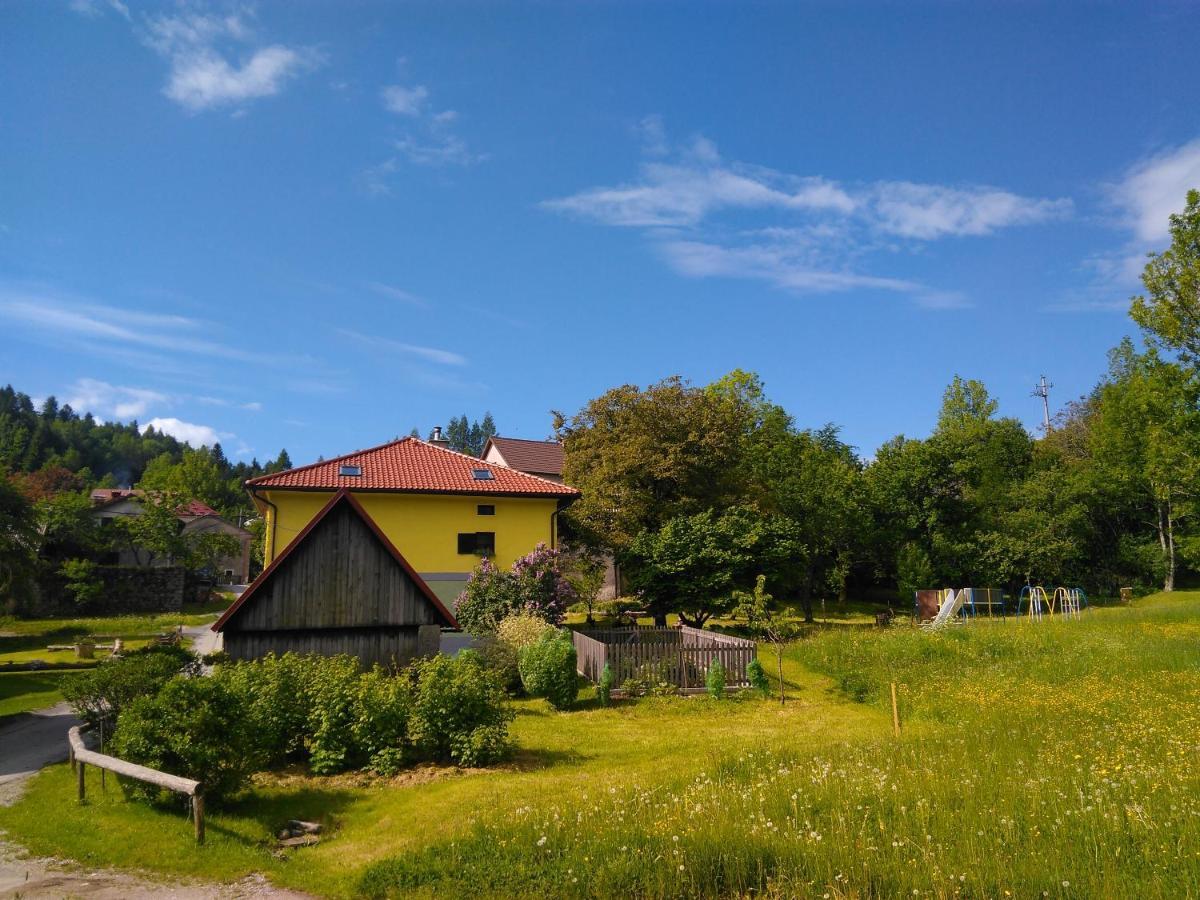 Apartmaji Pr-Gujlu Sela Nad Podmelcem 5220 Tolmin Podmelec Exterior foto